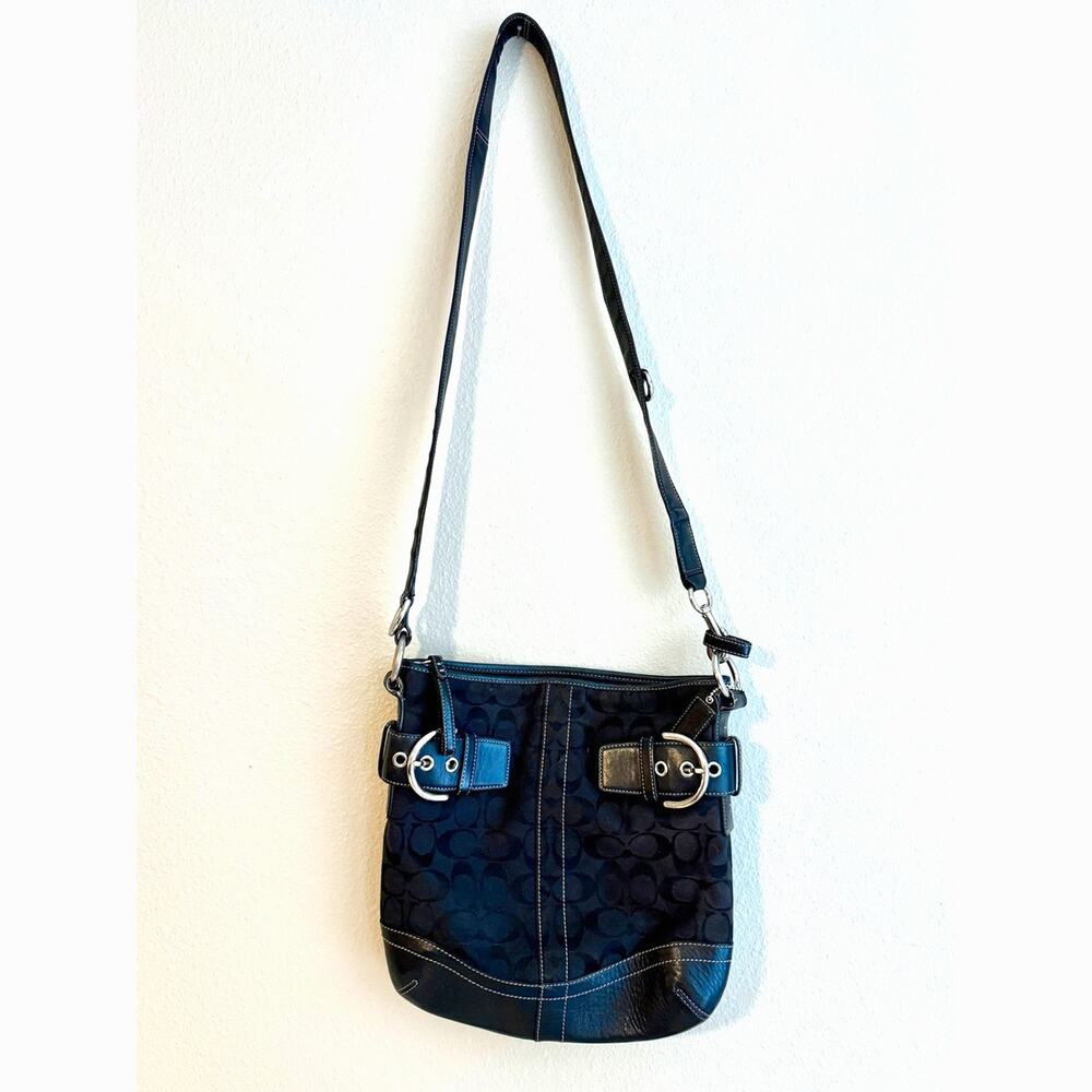 VTG Y2K COACH Soho Slim Duffle Shoulder Bag Buckle Black Signature Jacquard 3574 - Picture 2 of 8